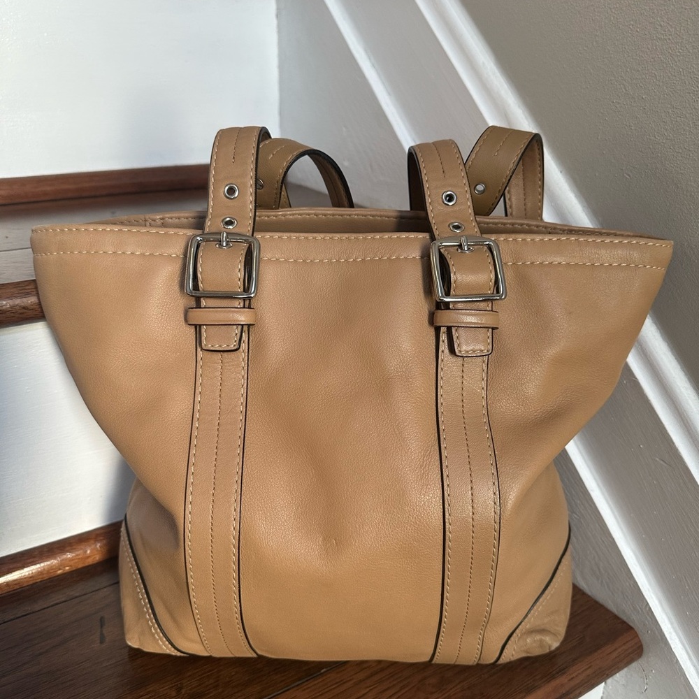 Leather Coach Hampton Tote- EUC